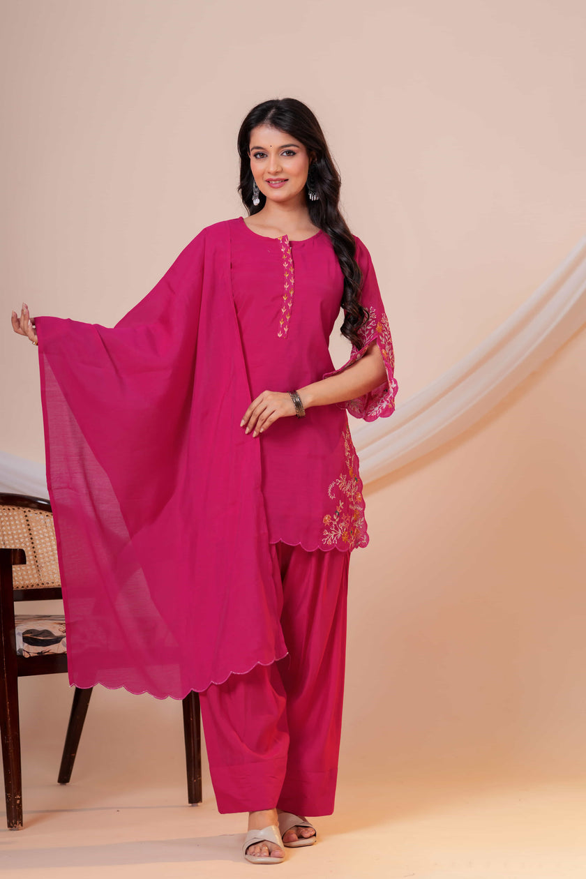 Nooraya Rani Embroidered Farshi Kurta Set