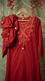 Load image into Gallery viewer, Resham Maroon Embroidered Kurta Set