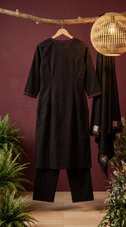 Noor-e-Gaj Black Appliqué Embroidered Kurta Set