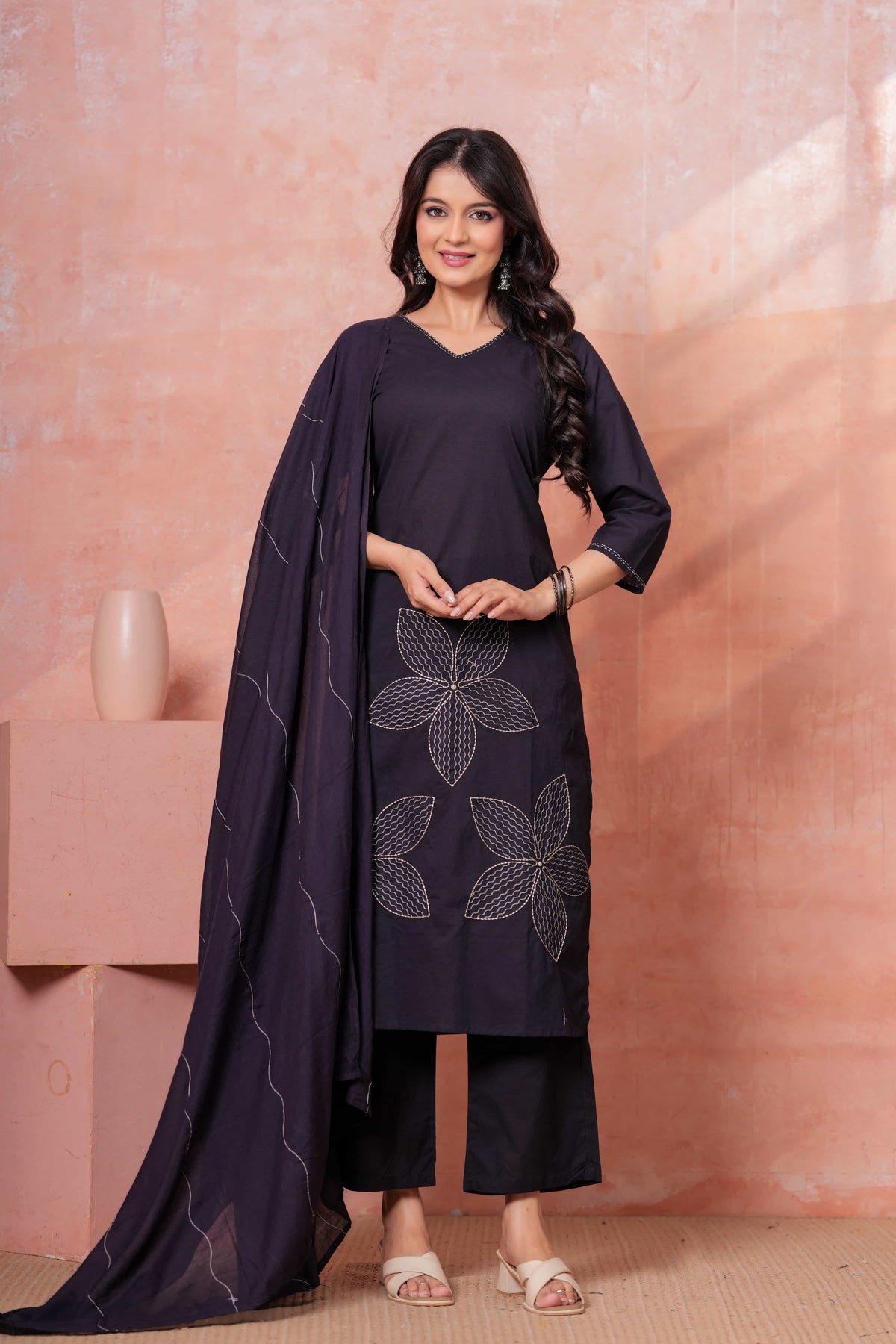 Noor-e-Gaj Black Appliqué Embroidered Kurta Set