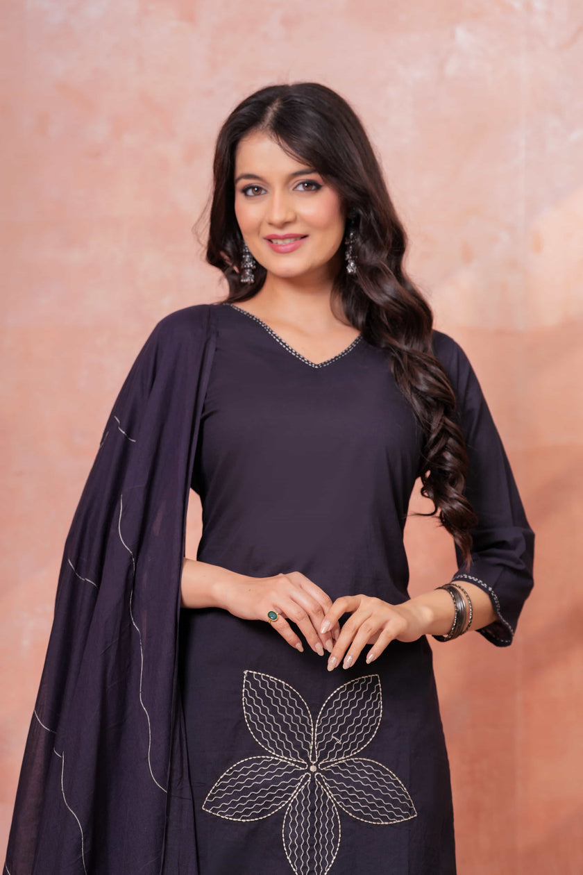 Noor-e-Gaj Black Appliqué Embroidered Kurta Set